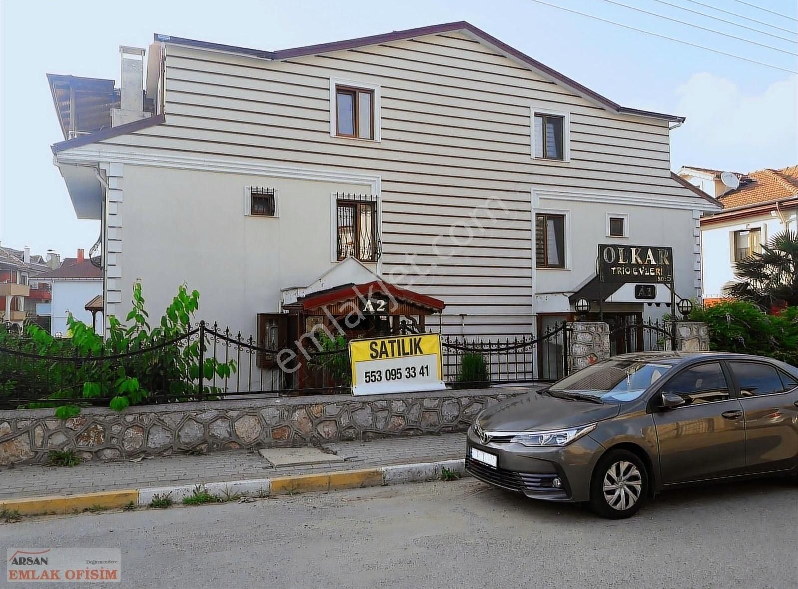 Gölcük Topçular Satılık Villa Topçular Mahallesi'nde Masrafsız 4+1 230 M2 Triplex Villa