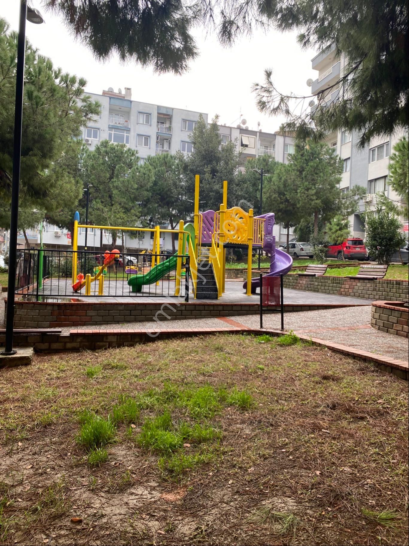 Karabağlar Doğanay Satılık Daire 2+1 Park Cepheli-doğalgazlı Daire