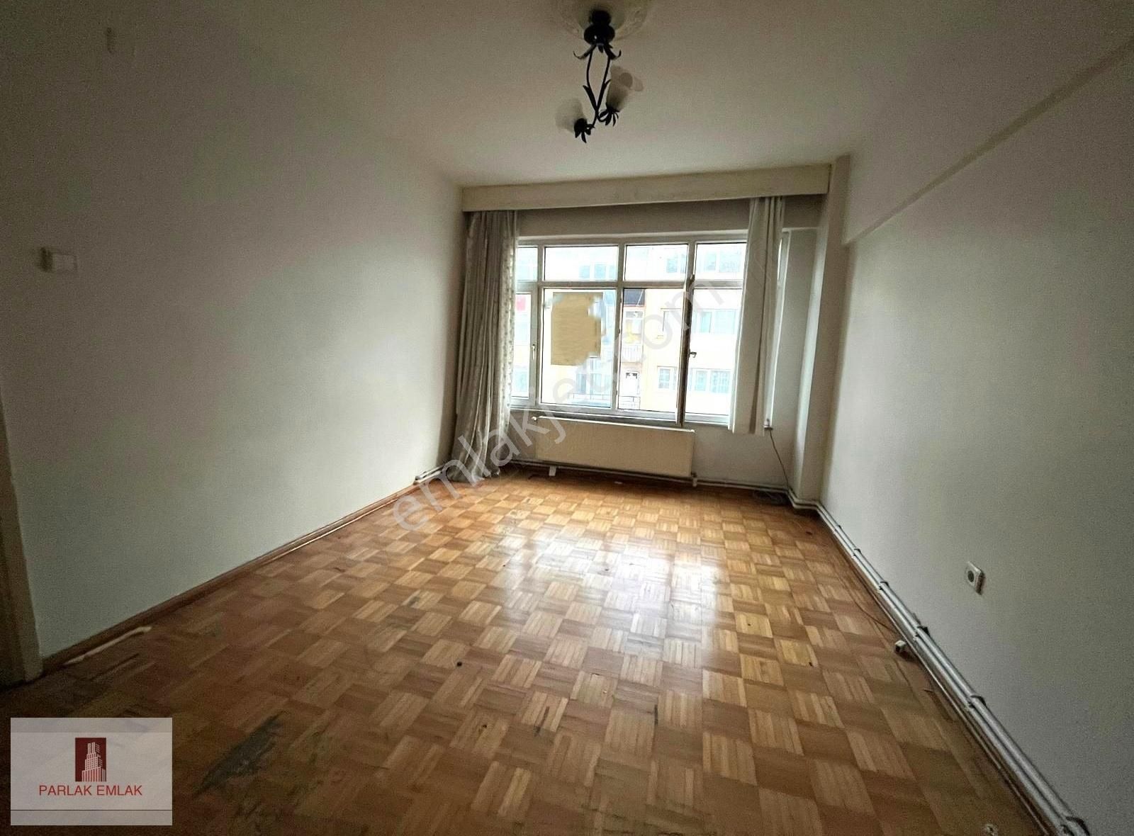 Üsküdar Sultantepe Kiralık Daire *parlak'tan Merkez'de 2+1 Cadde Üzeri Marmaraya İskeleye 7-8 Dk*