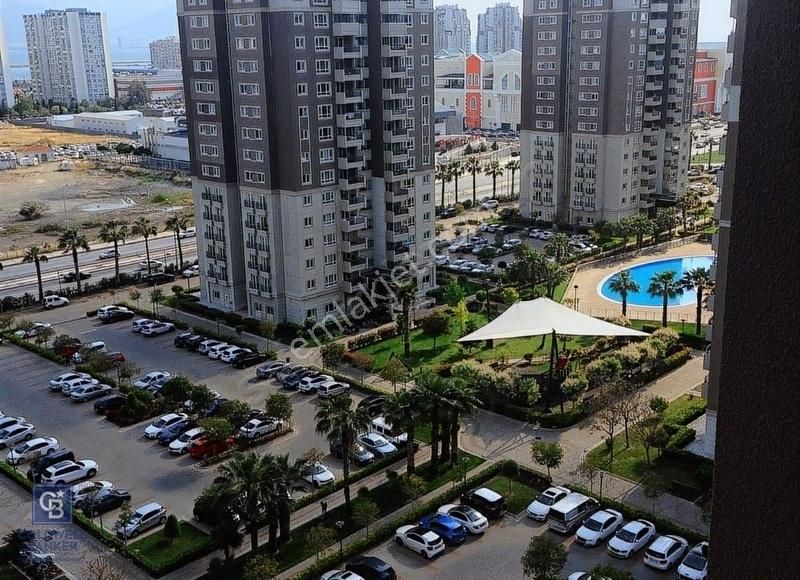 Karşıyaka Yalı Kiralık Daire Mavişehir Soyak A Etap 3+1 Kiralık Daire Fahriye Türkoğlu'ndan