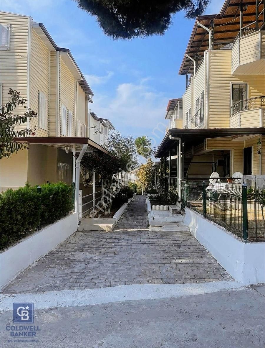 Kuşadası Soğucak Satılık Villa Kuşadası/soğucak Mh. Satılık 4+1 Triplex Villa