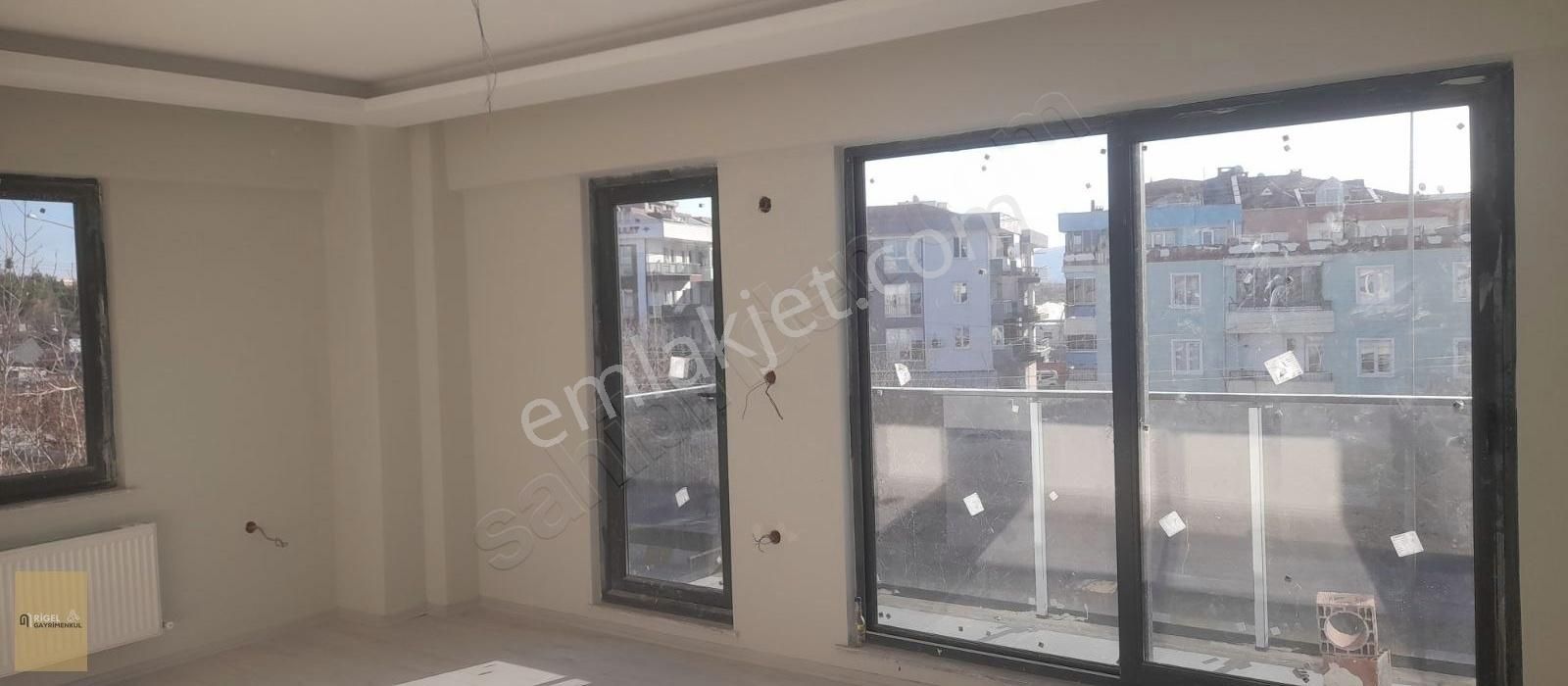 Çanakkale Merkez İsmetpaşa Satılık Daire Çanakkale Troya Cad.ebeveyn Banyo Kap. Mutfak Satılık Sıfır 2+1