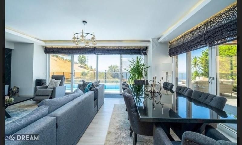 Alanya Kargıcak Satılık Villa Deniz Manzaralı 3+1 Triplex Villa