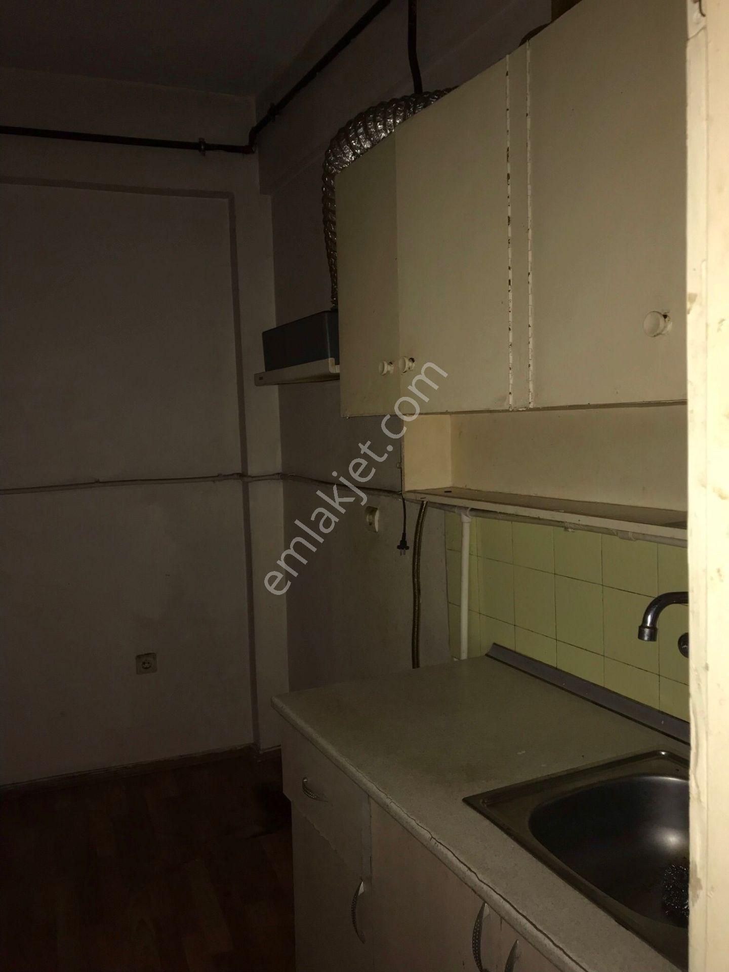 Sözgen'den Beyoğlu Kasımpaşa Kızılay Meydanı'nda Kiralık 1+1, 70m2, 2.kat Daire - 267k - Görsel 24
