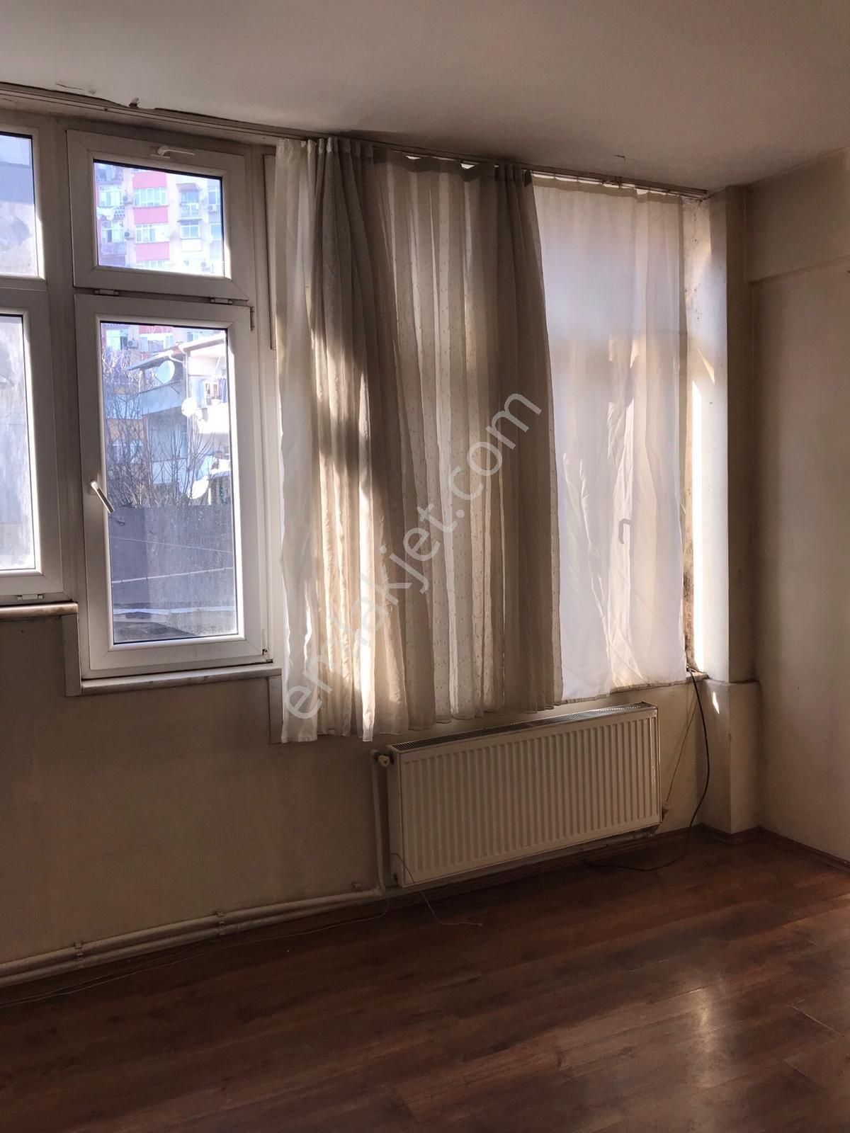 Sözgen'den Beyoğlu Kasımpaşa Kızılay Meydanı'nda Kiralık 1+1, 70m2, 2.kat Daire - 267k - Görsel 2