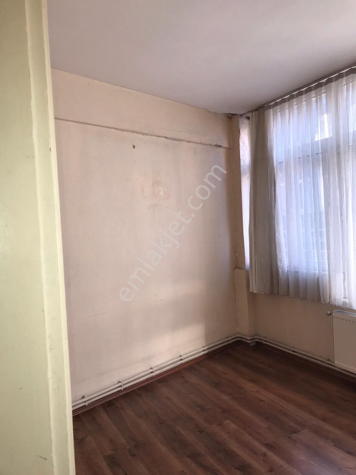 Sözgen'den Beyoğlu Kasımpaşa Kızılay Meydanı'nda Kiralık 1+1, 70m2, 2.kat Daire - 267k - Görsel 4
