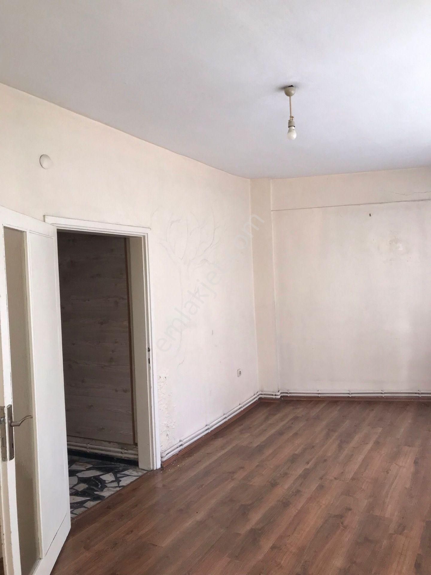Sözgen'den Beyoğlu Kasımpaşa Kızılay Meydanı'nda Kiralık 1+1, 70m2, 2.kat Daire - 267k - Görsel 18