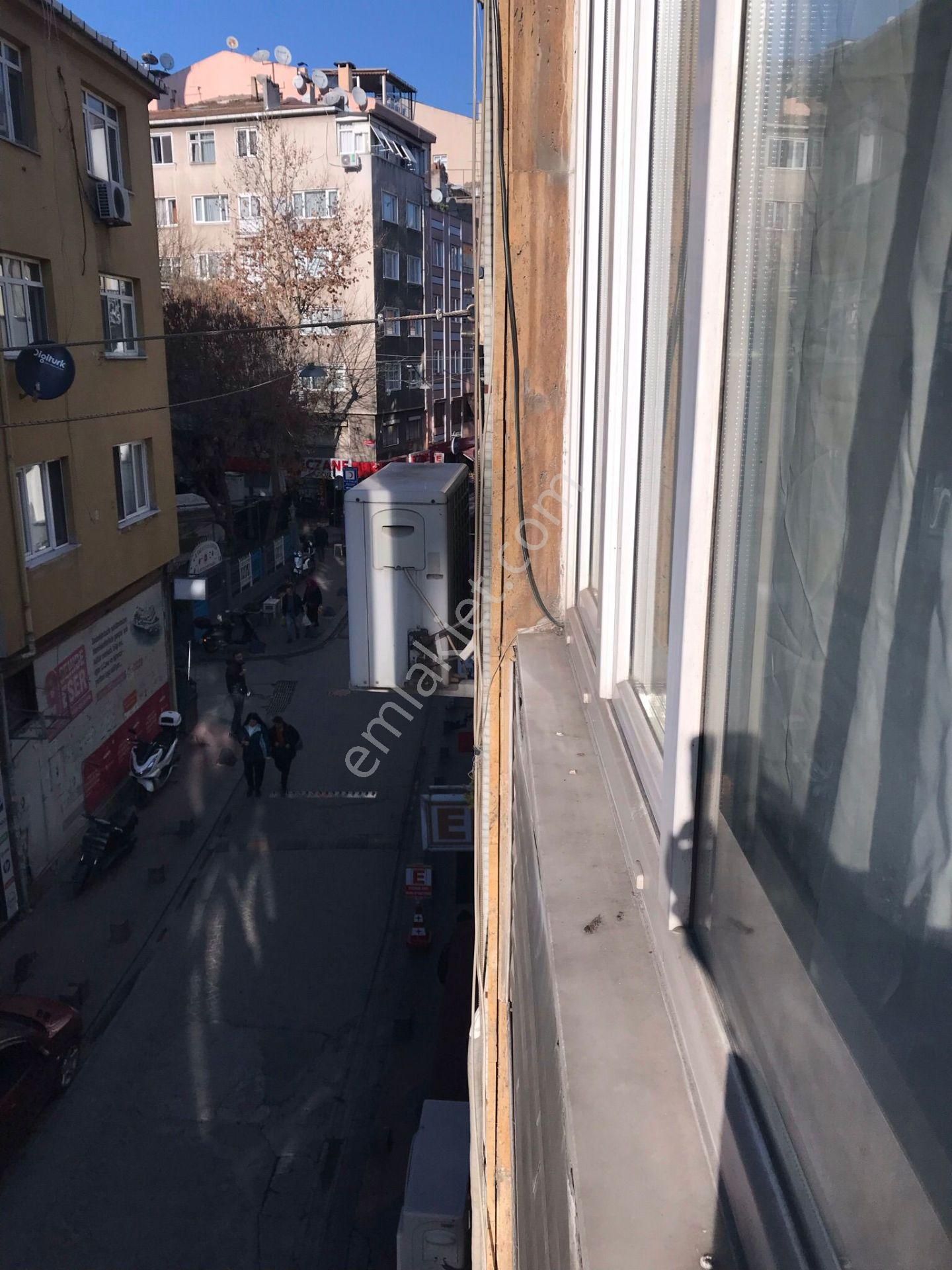 Sözgen'den Beyoğlu Kasımpaşa Kızılay Meydanı'nda Kiralık 1+1, 70m2, 2.kat Daire - 267k - Görsel 10