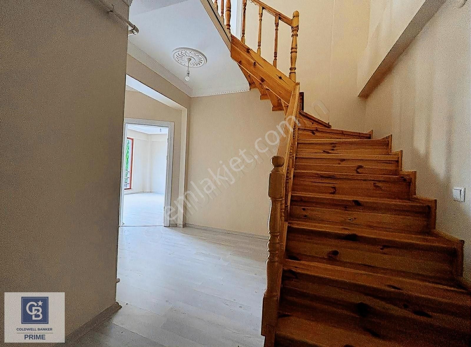 Başiskele Döngel Kiralık Daire Döngel Mahallesinde 3+1 Bahçe Dublex Daire