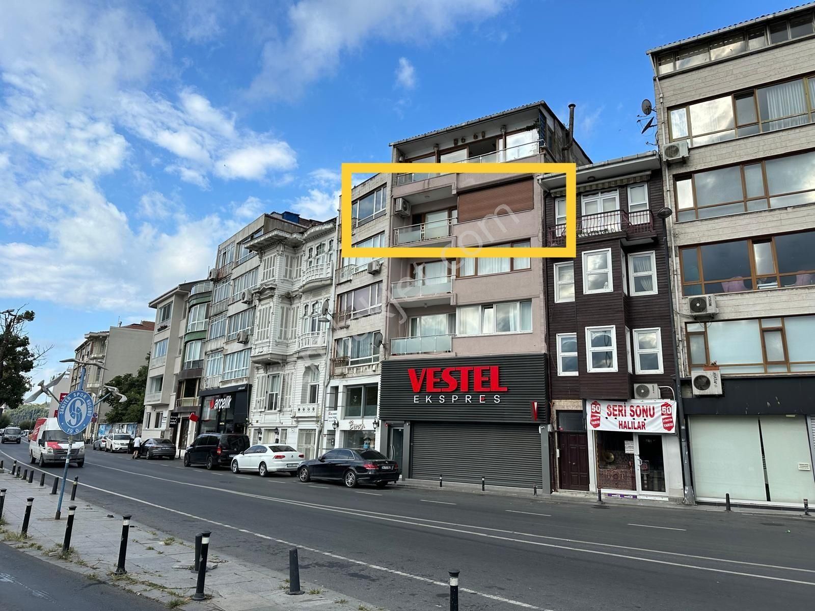 Sarıyer Sarıyer Merkez Kiralık Yalı Dairesi Sarıyer Boğaz 'da Kiralık Lebi Derya Deniz Manzaralı Yol Yalı Dairesi