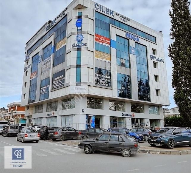 İzmit Körfez Kiralık Ofis Şifahan Sağlık Merkezinde Muayenehane