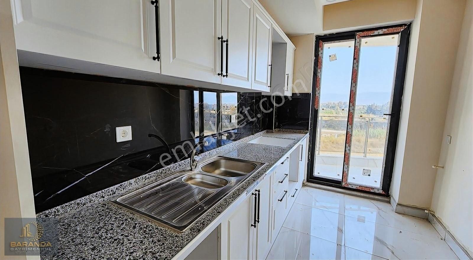 Finike Sahilde Deniz Manzaralı Satılık Lüks 2+1 Daire - Görsel 14