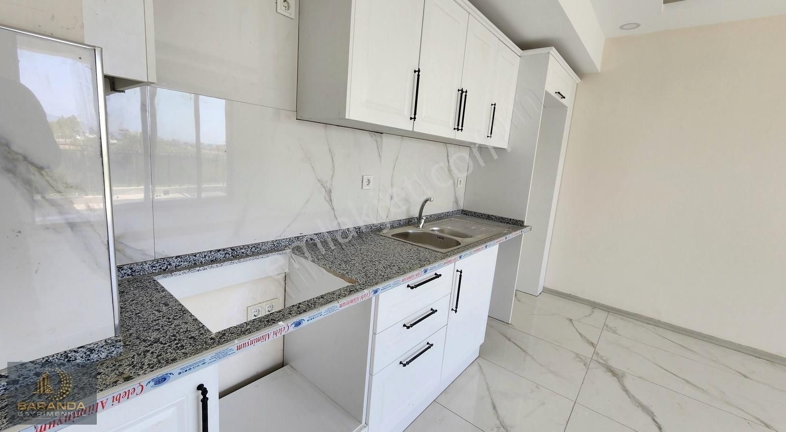 Finike Sahilde Lüks Projede Deniz Manzaralı Satılık 1+1 Rezidans - Görsel 12