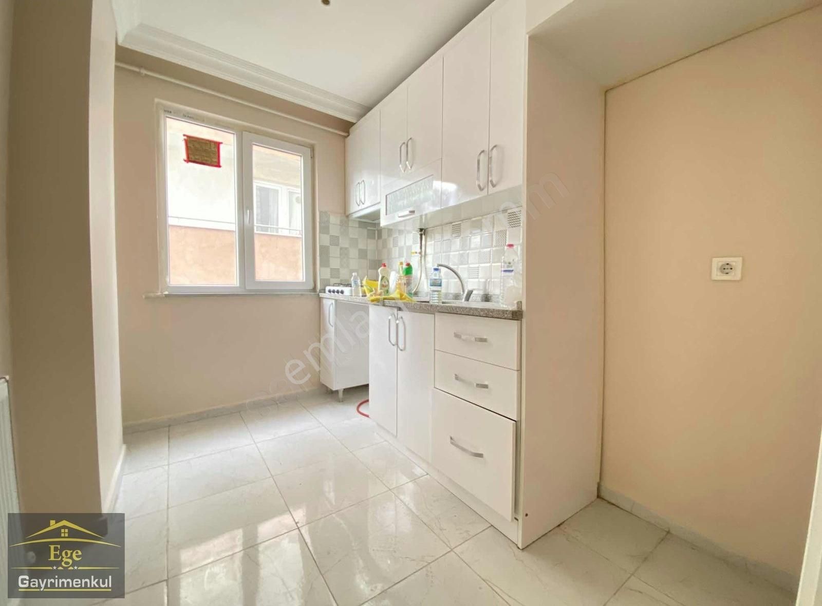 Gebze Arapçeşme Satılık Daire Gebze Arapçeşme Cadde Üzeri 2+1 90m² Asansörlü Fırsat Ara Kat