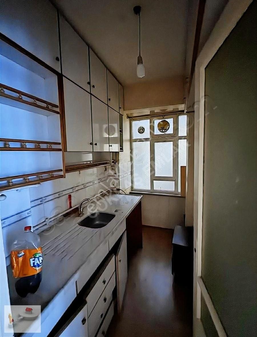 İstanbul Fatih Metroya Yakın Kiralık Daire Gökbaş Emlaktan Hırkai Şerif Mah.kiralık 1+1 Kombili 2.kat