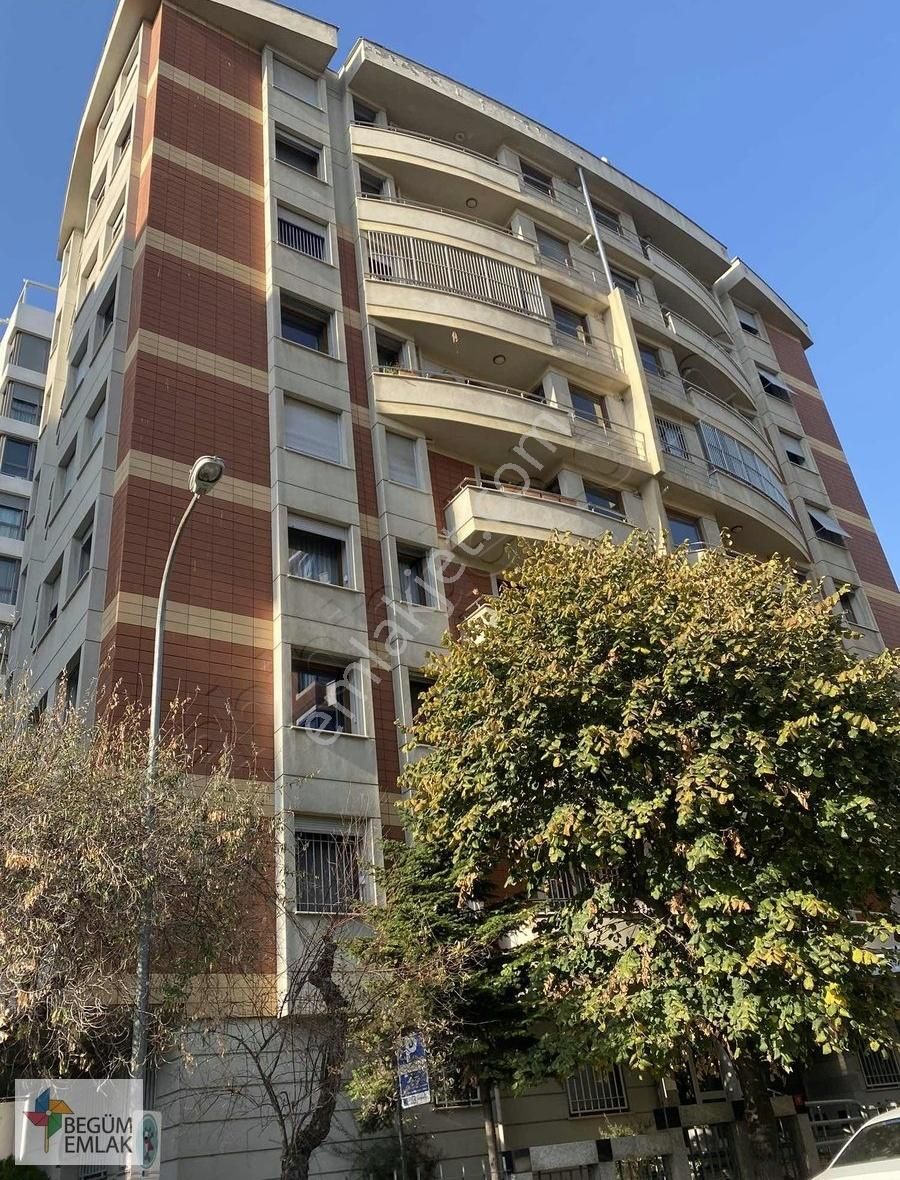 Kadıköy Suadiye Satılık Daire Begümden Suadiye Bağdat Cad. Zara Yakın 3+1 145m2 Balkonlu Daire