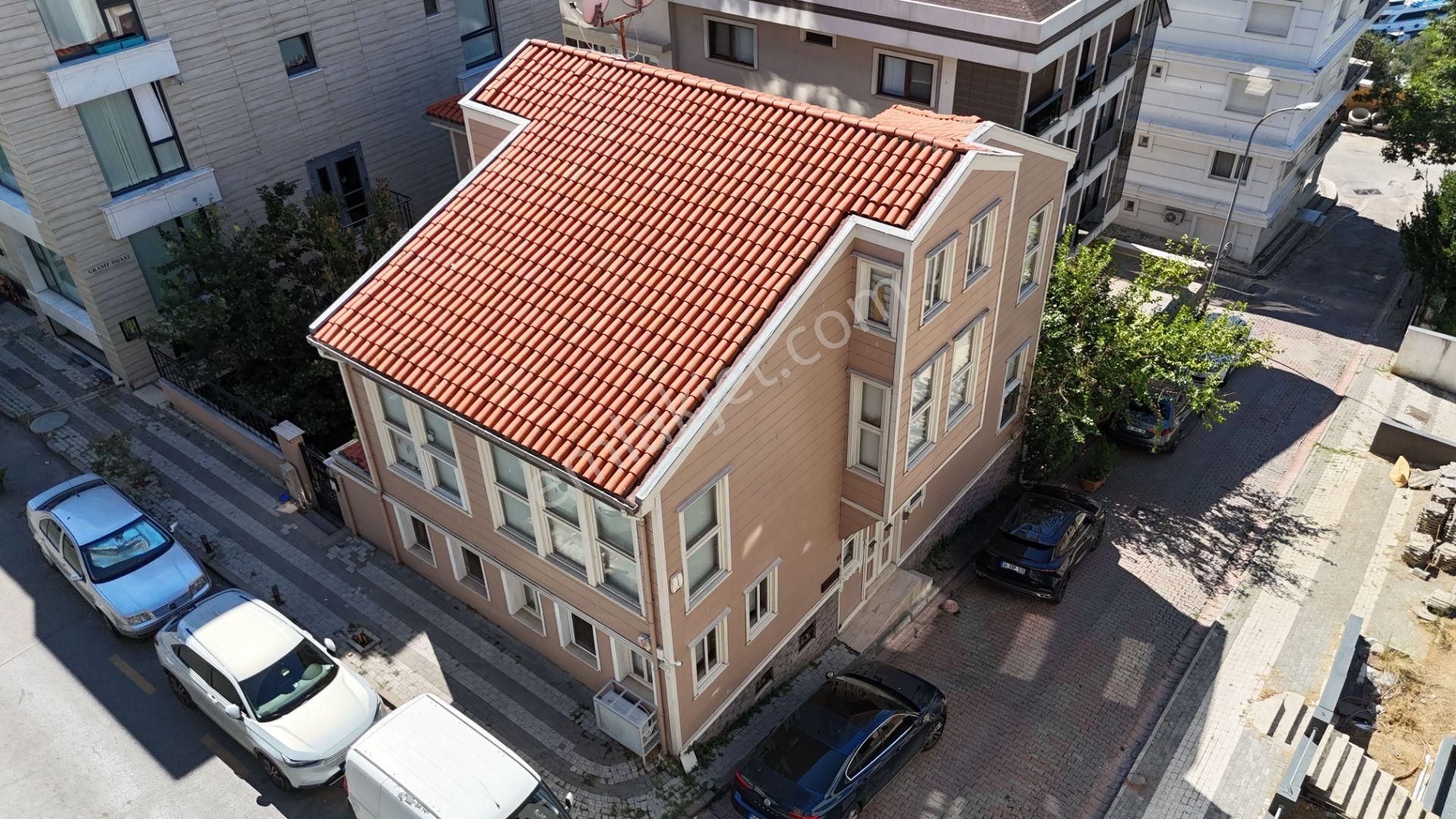 Salacak'ta Satılık 3.5 Katlı Restore Edilmiş Tarihi Köşk - Görsel 3