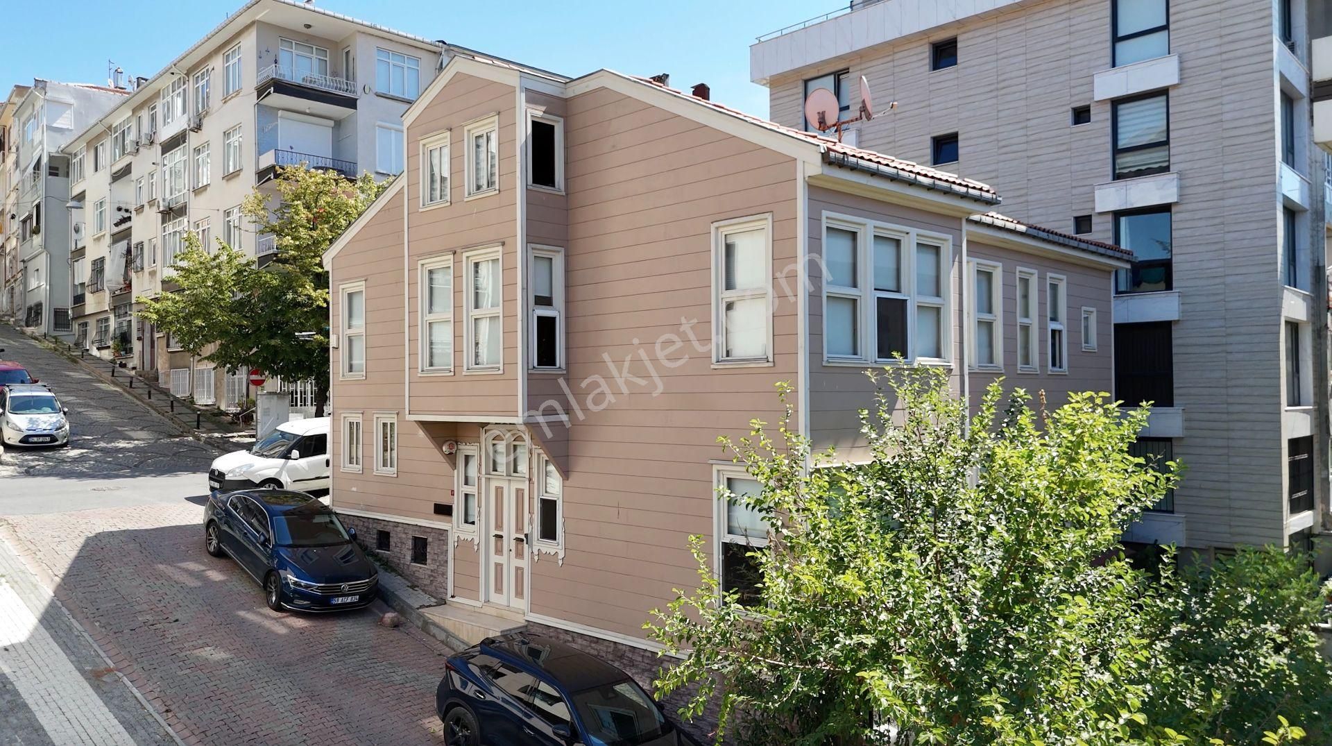 Salacak'ta Satılık 3.5 Katlı Restore Edilmiş Tarihi Köşk - Görsel 4