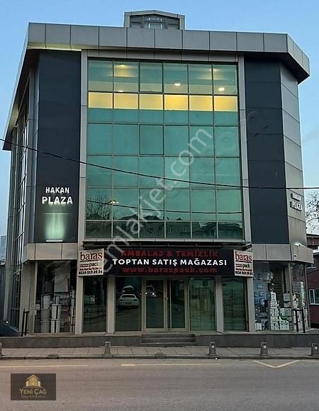 Ataşehir Barbaros Kiralık Dükkan & Mağaza Barbaros Mah. Cadde Üzeri 240m2 Düz Giriş Dükkan