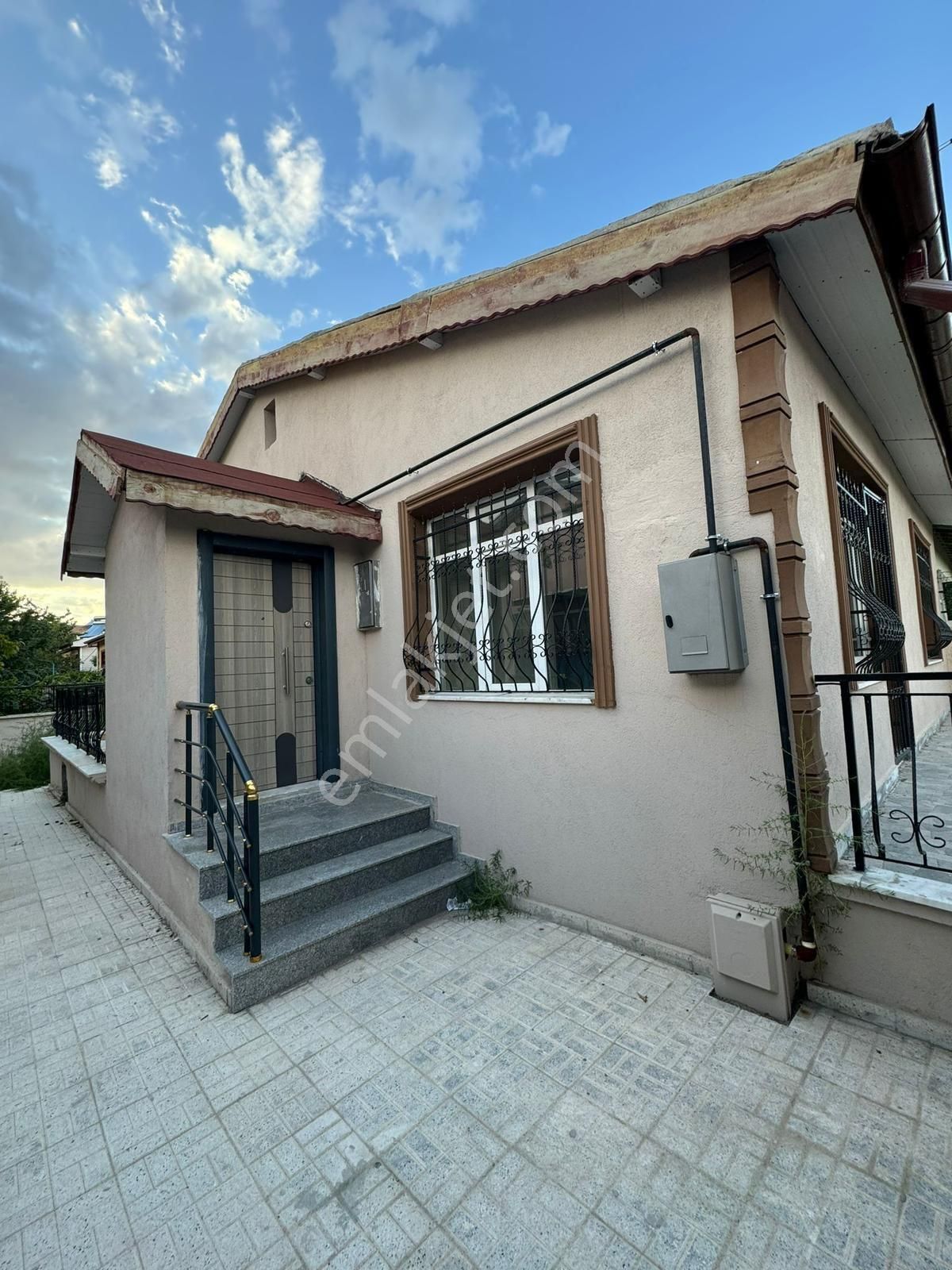 Selçuklu Aydınlıkevler Kiralık Daire Aydınlıkevlerde 3+1 Sıfır Bakımlı Hale Gelmiş Müstakil 3+1 Ev