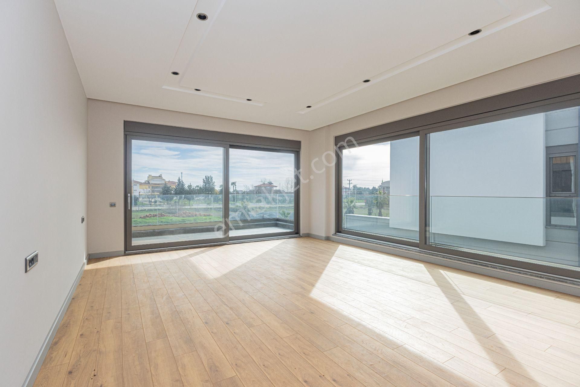 Döşemealtı Yeşilbayır'da Park Cepheli 4+1 Lüks Villa - Görsel 13