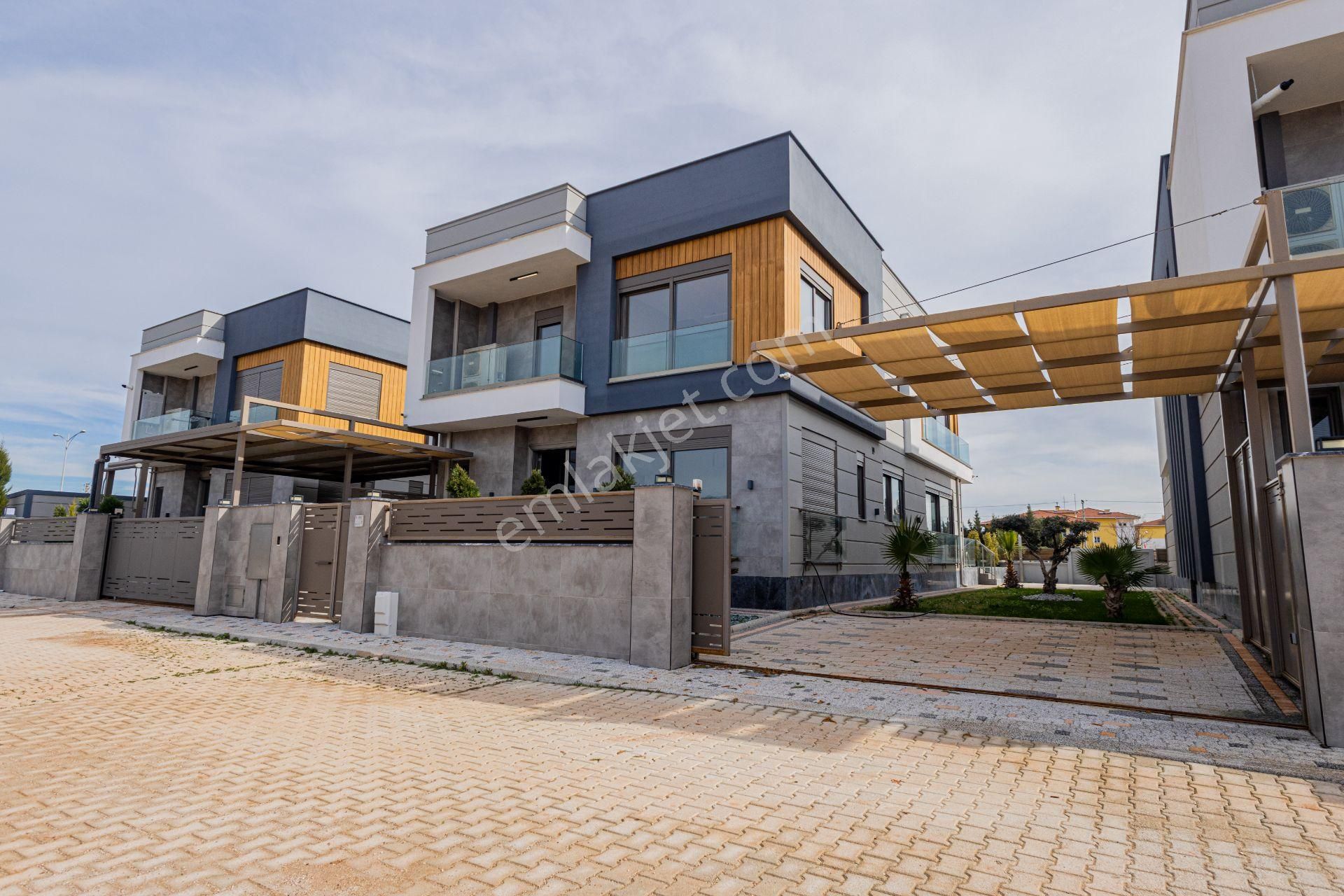 Döşemealtı Yeşilbayır'da Park Cepheli 4+1 Lüks Villa - Görsel 17