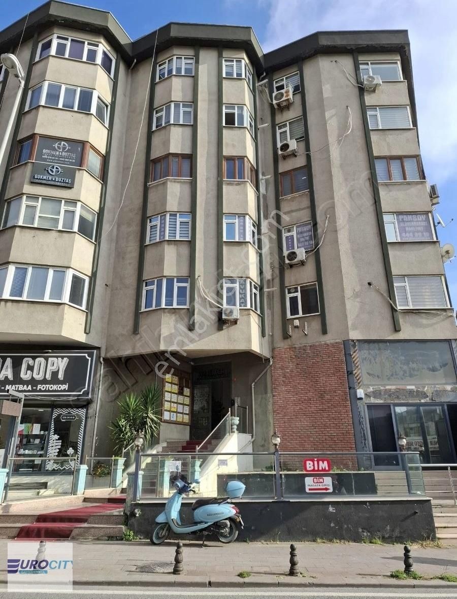 Ataşehir İçerenköy Satılık Apartman Dairesi Metronun Dibinde Ofis Katı