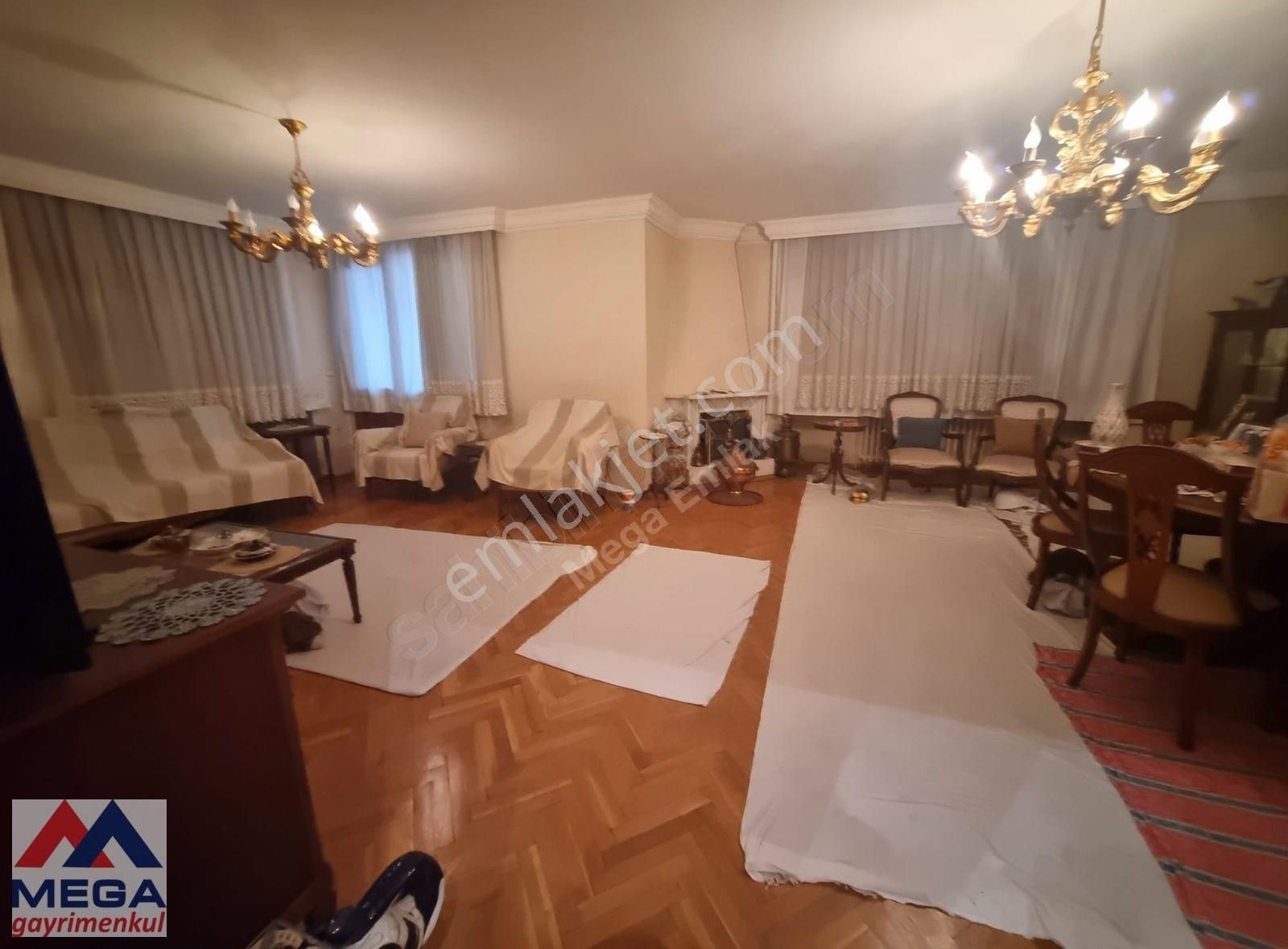 Kadıköy Caddebostan Kiralık Daire Çiftehavuzlar Bağdat Caddesi Yakın 4+1 Katta Tek Full Mobilyalı