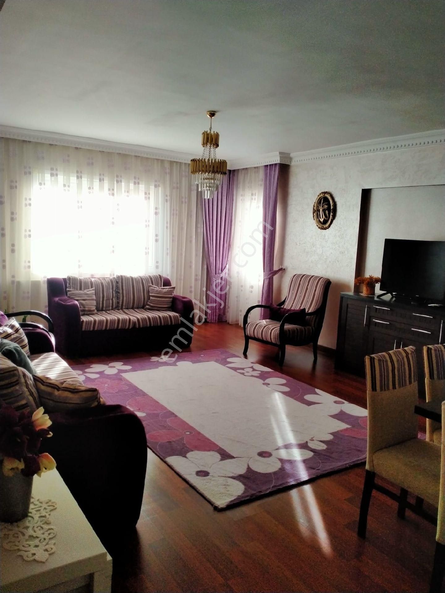 Beylikdüzü Sahil Satılık Daire Kavaklıkent Sitesinde 3+1 Lüx Daire