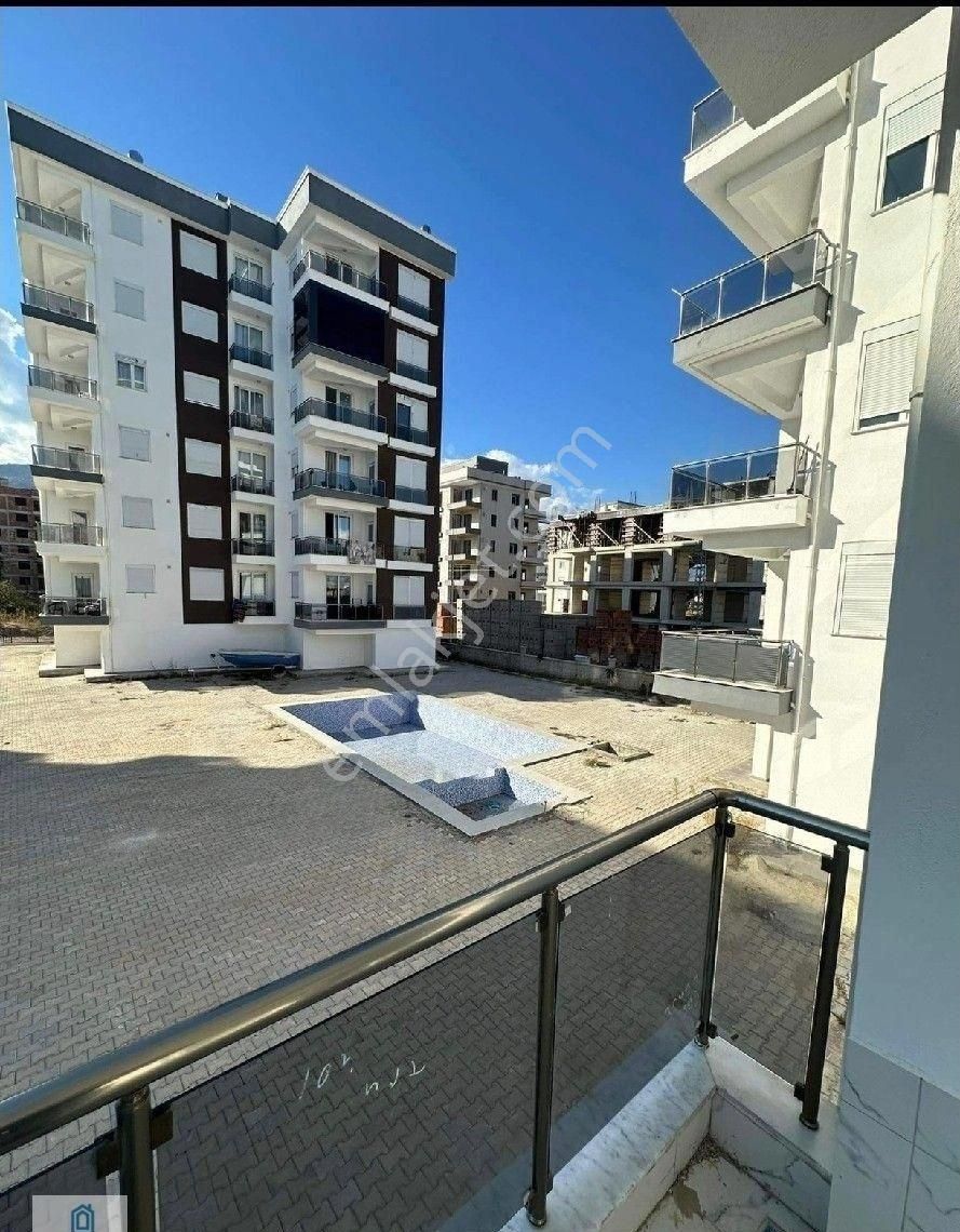 Finike Kum Satılık Daire Antalya Finike Sahil'de Denize Yakın 2+1 Satılık Daire