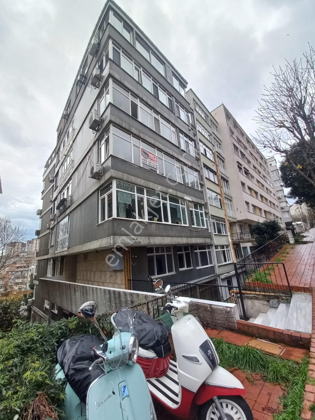 Şişli Teşvikiye Denize Yakın Kiralık Daire Nişantaşı,topağacı İniş Yolu Av.süreyya Ağaoğlu Sk.'ta 2+1 Aydınlık Kiralık Daire