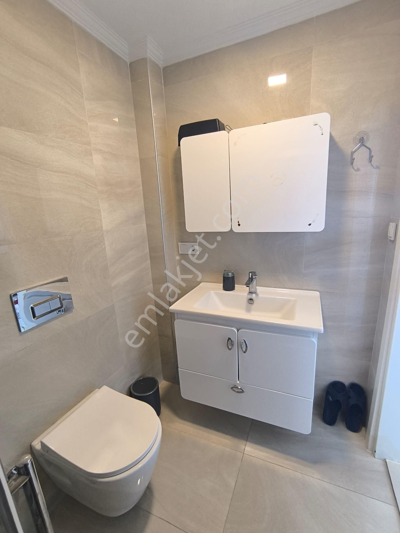 Günbatımı Sitesinde Köşe Başı Havuzlu Lüks Konsept Villa - Görsel 18
