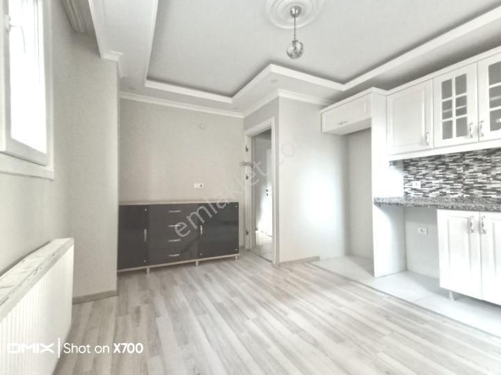 Çekmeköy Aydınlar Satılık Daire Aydınlar Mah De2+1,80m2yüksek Camlı,