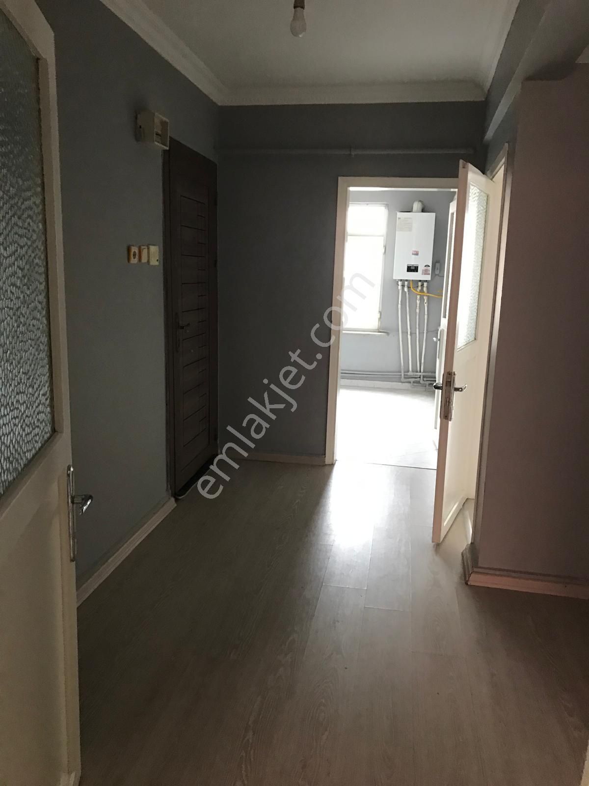 Güngören Gençosman'da 2+1 Kiralık Daire
