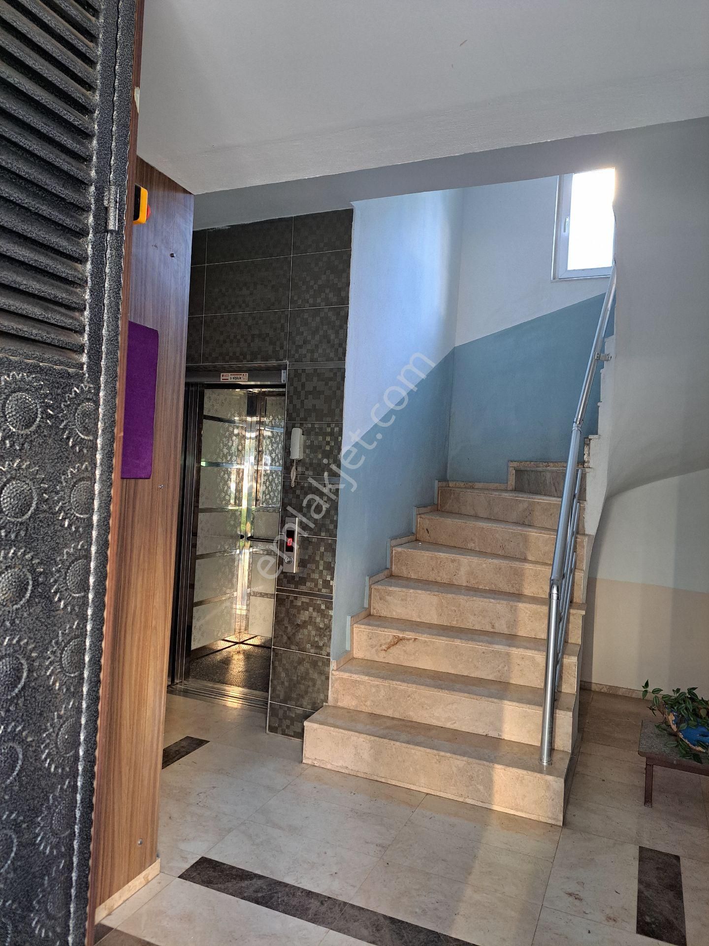 Sahibinden 2+1 Kızıltoprak Merkezde-eşyalı Kiralık - Görsel 2