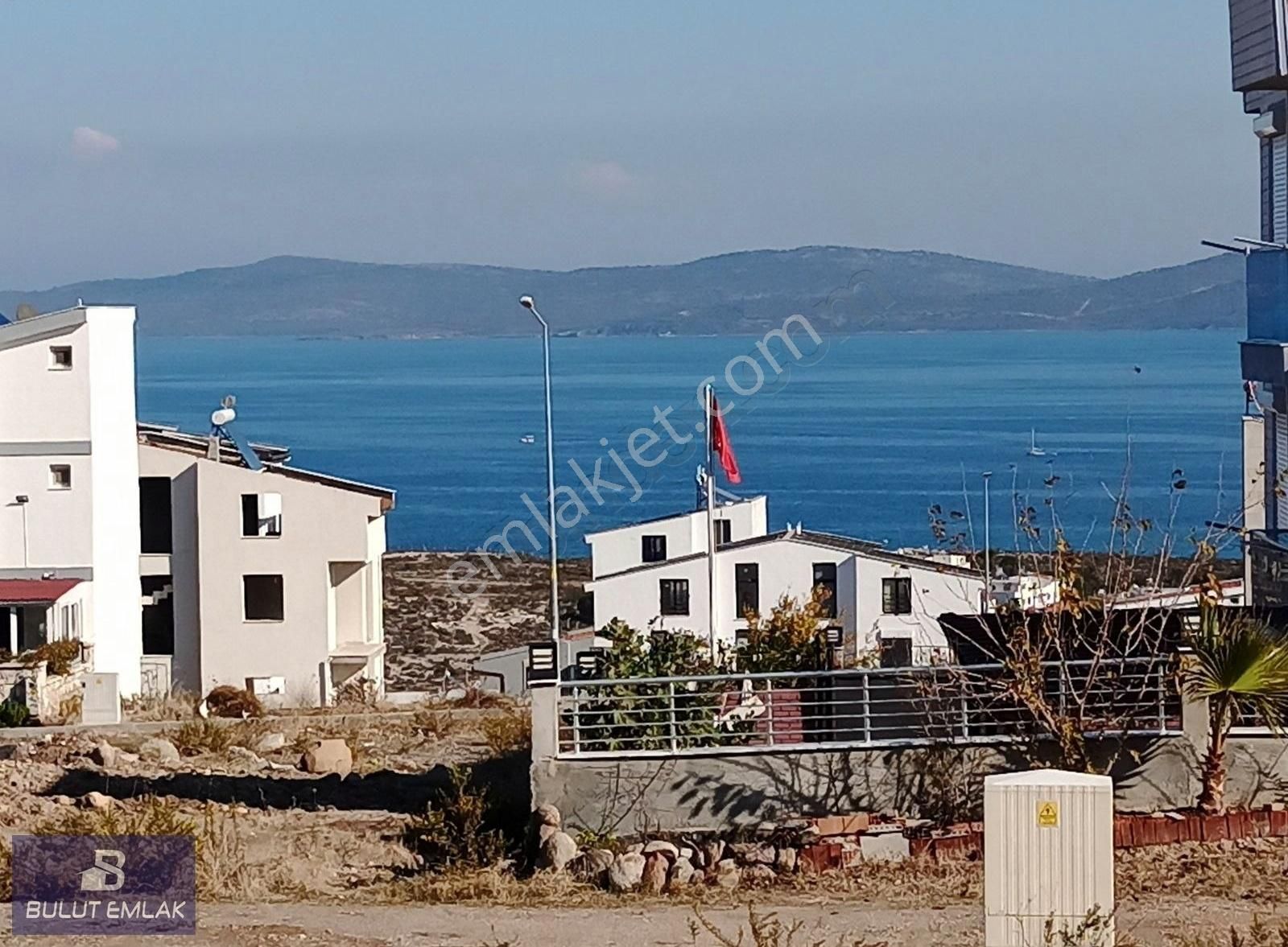 Karaburun Mordoğan Satılık Konut İmarlı Kamukentte Muhteşem Manzaralı Bulvara Yakın Kupon Arsa