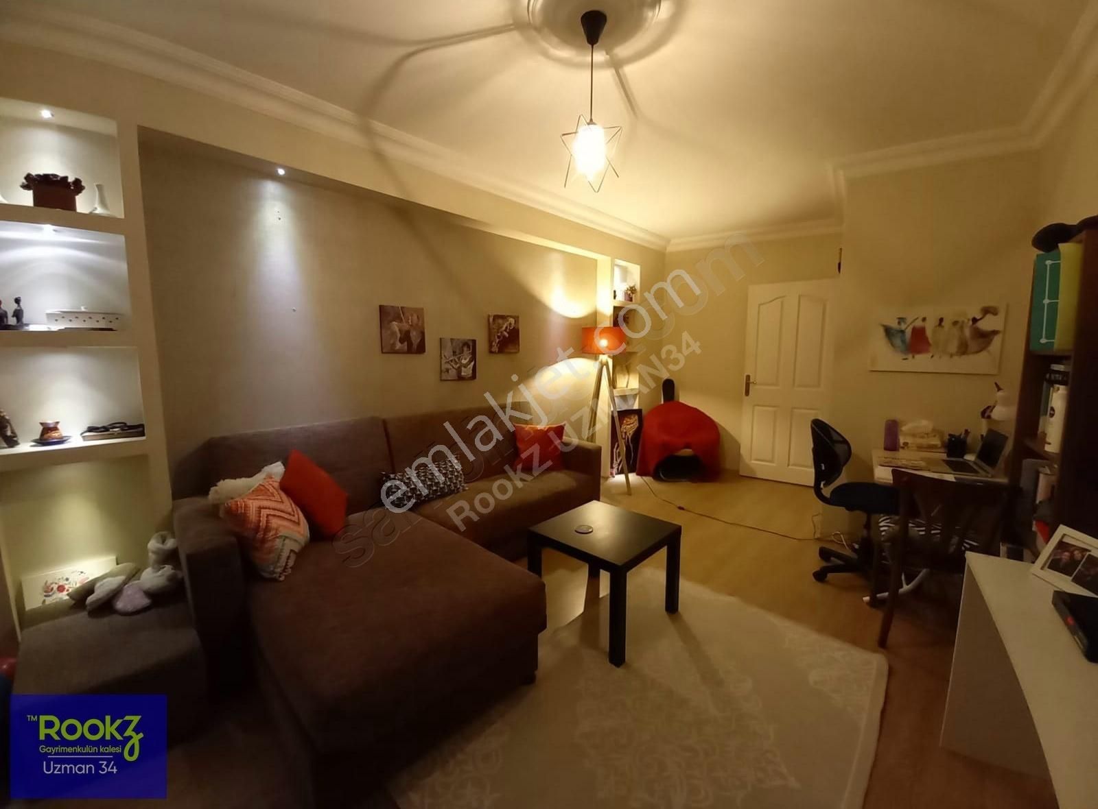 Kağıthane Çeliktepe Satılık Daire Kağıthane Çeliktepe'de Ara Kat 85 M² Bakımlı 2+1 Satılık Daire