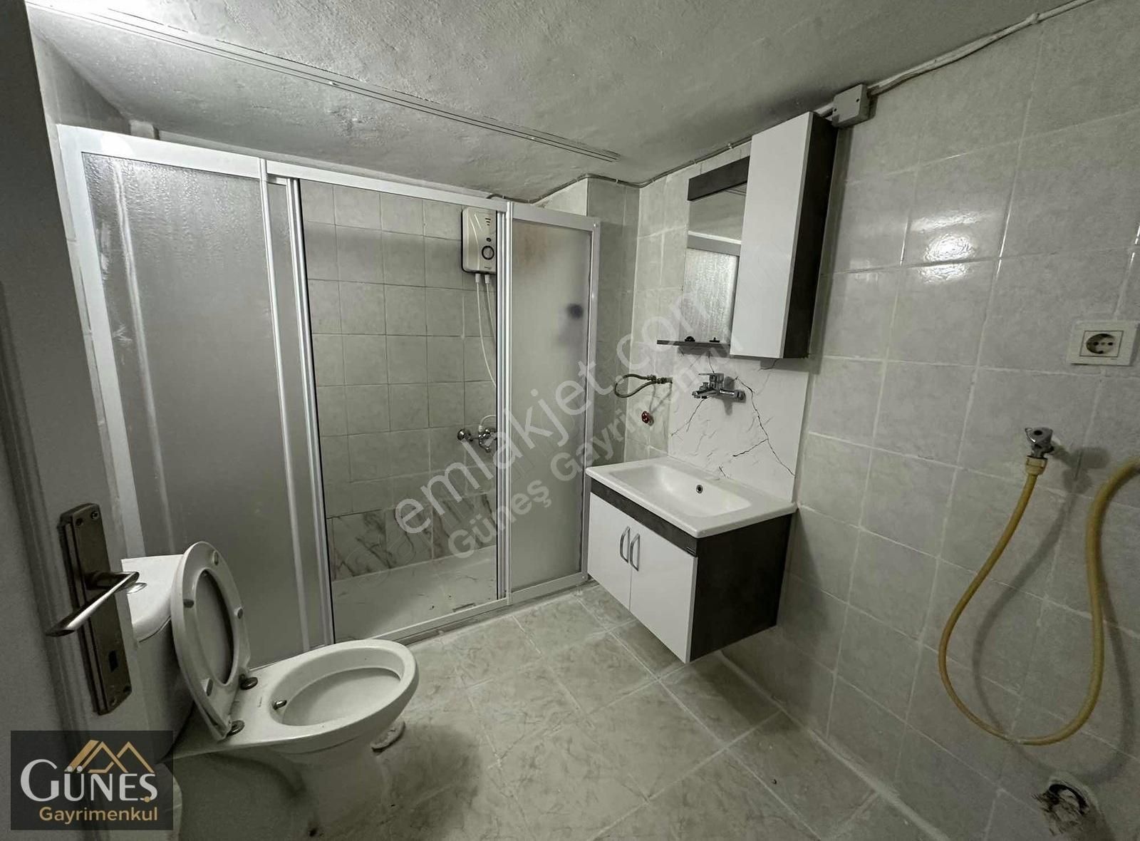 Buca İnkılap Kiralık Daire Güneş'ten 95m2 2+1 A. Mutfak Bahçeli Y.giriş İzbana 1dk Kiralık