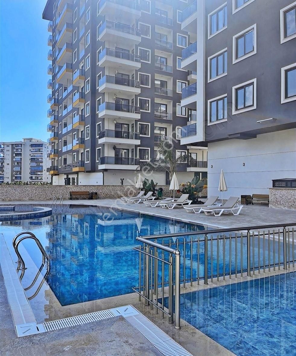 Alanya Mahmutlar Satılık Daire Mahmutlar Yenisey Towers Havuz Manzaralı 2+1 Penthouse Satılık