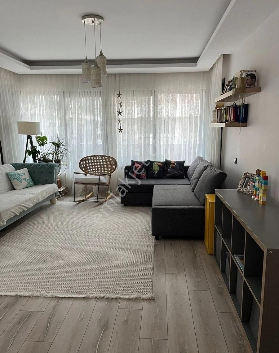 Karşıyaka Fikri Altay Kiralık Daire Fikri Altay Da 3+1 Kiralık Daire