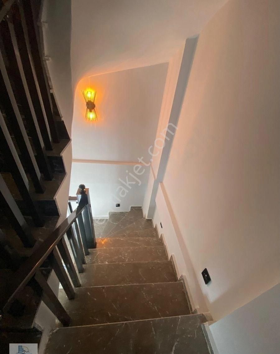 Didim Hisar Mahallesinde Otoparklı Geniş Teraslı 3+1 Villa - Görsel 32