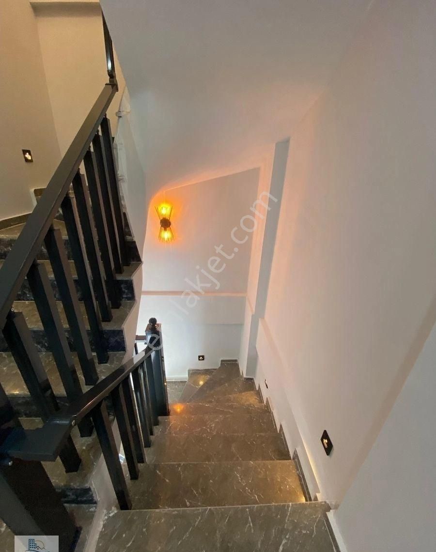 Didim Hisar Mahallesinde Otoparklı Geniş Teraslı 3+1 Villa - Görsel 13