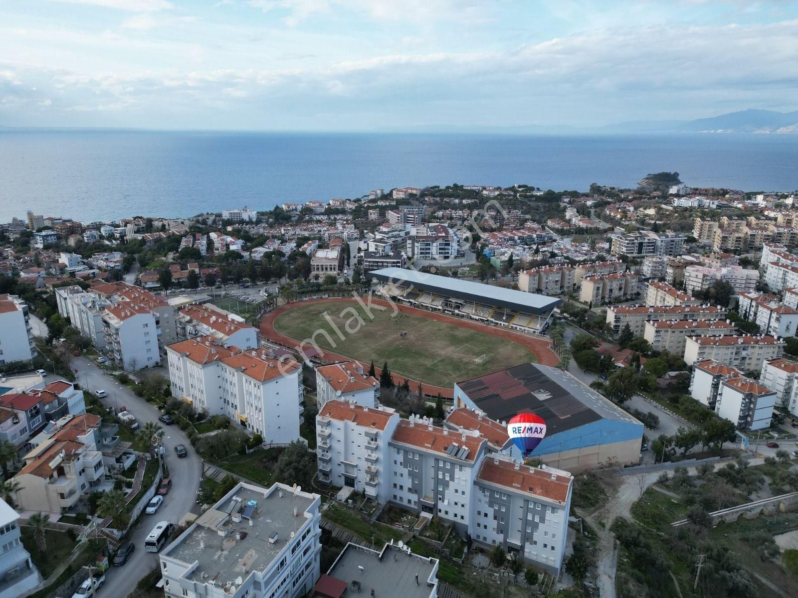 Kuşadası Kadınlar Denizi Satılık Daire Kuşadası Kadınlar Denizinde 2+1 Deniz Manzaralı Eşyalı Satılık