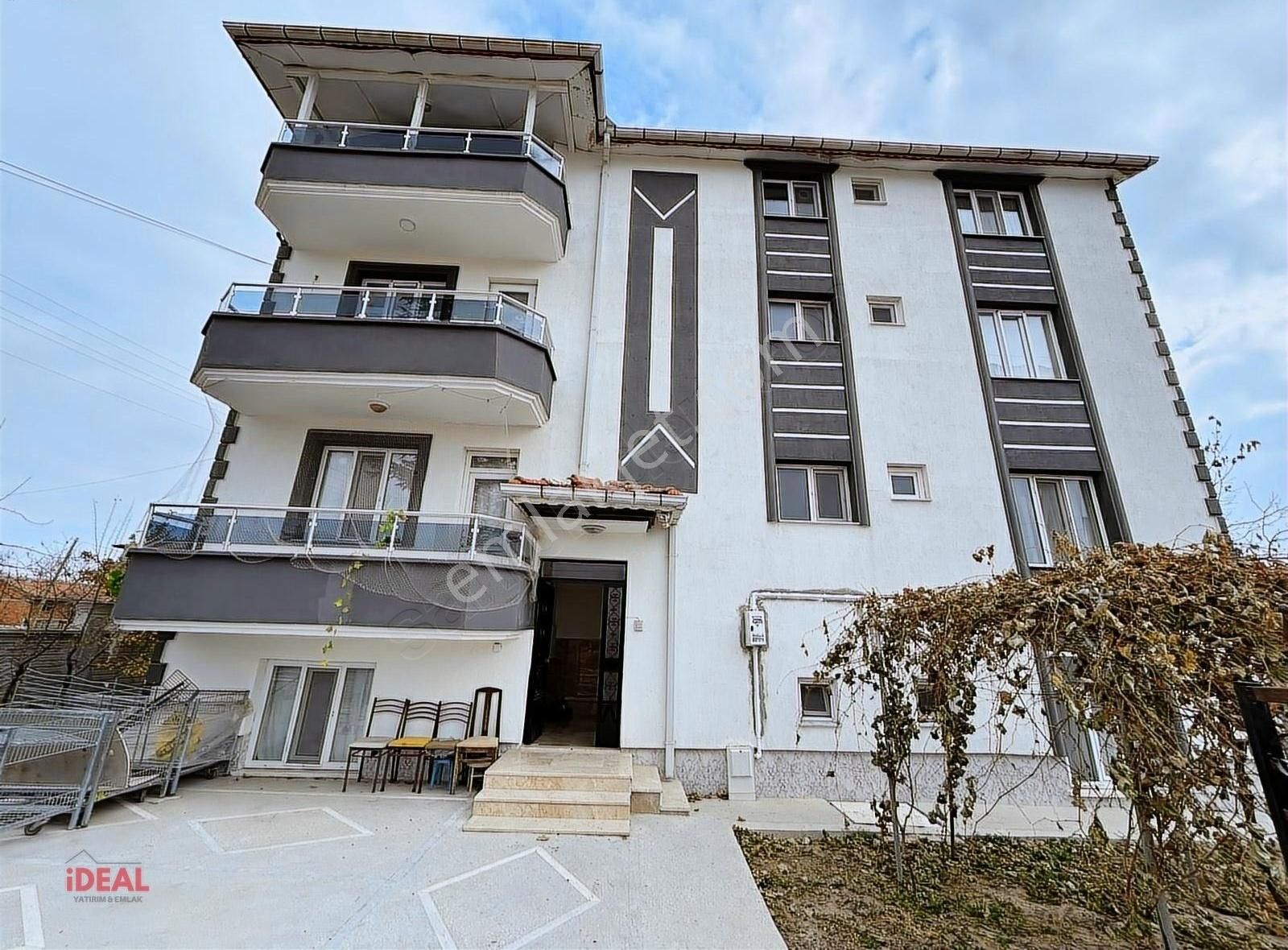 Şuhut Pazar Satılık Daire Afyon Suhut Merkez De Komple Satılık Daireler 3+1