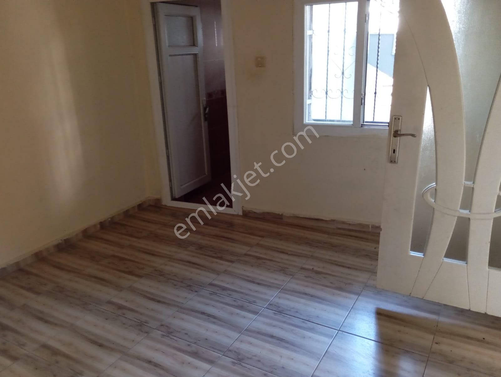 Karabağlar İhsan Alyanak Kiralık Daire Karabağlar İhsan Alyanak Mah. 95 M2 2+1 Kiralık Ev