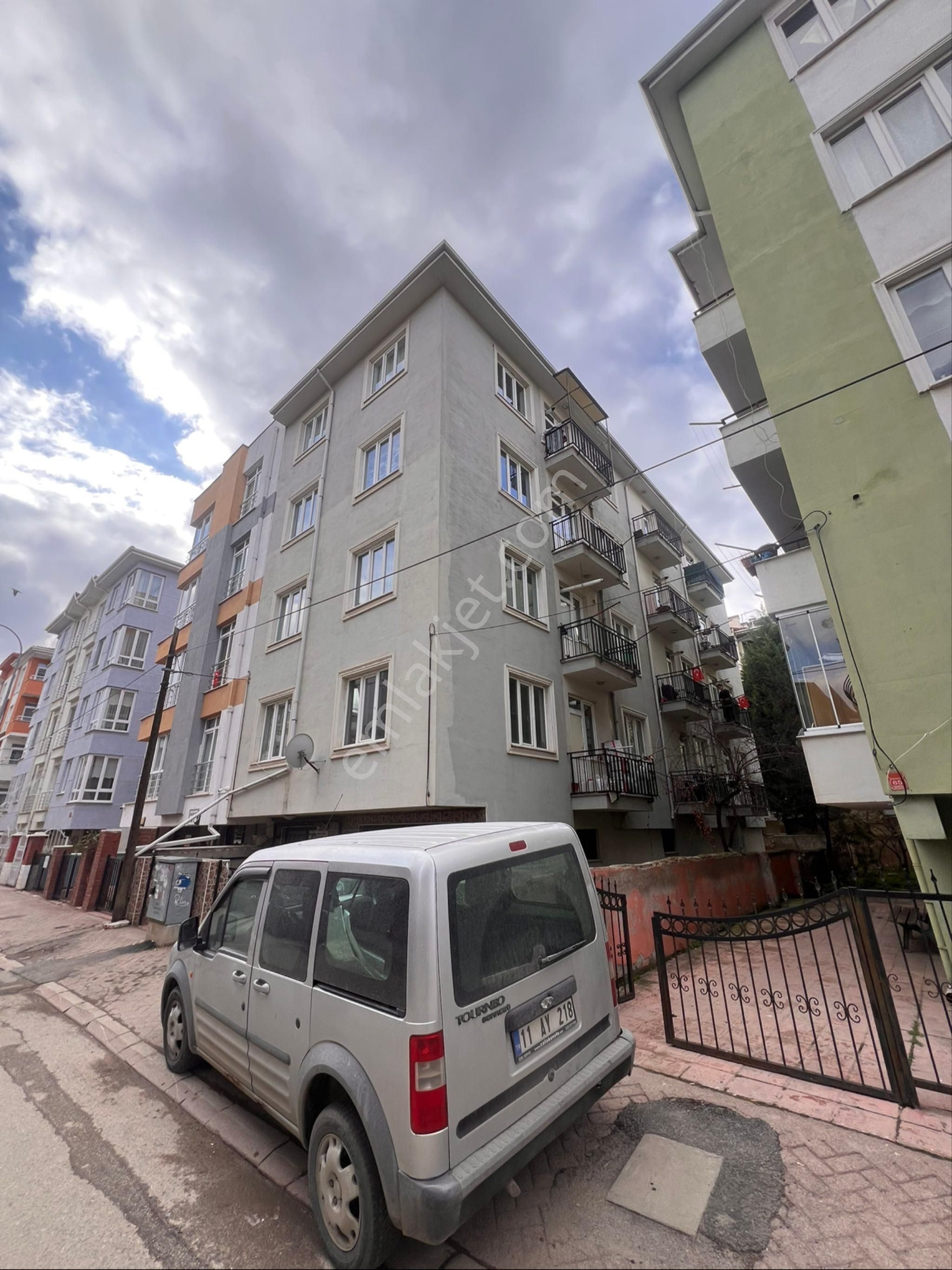 Tepebaşı Bahçelievler Satılık Daire Bahçelievler Mahallesi Balkonlu 1+1 Satılık Daire