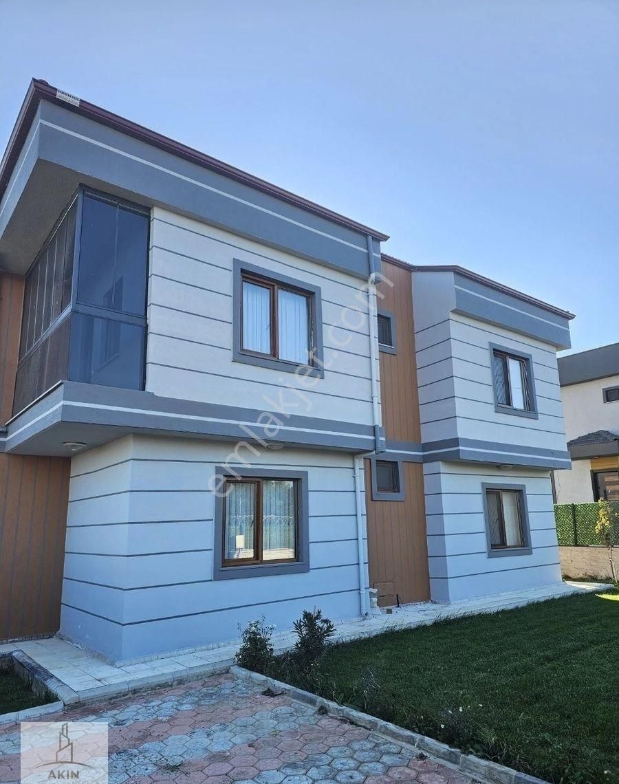 Silivri Kadıköy Kiralık Villa Silivri Kavaklı Eşyalı Havuzlu Kiralık Sıfır Lüks Villa