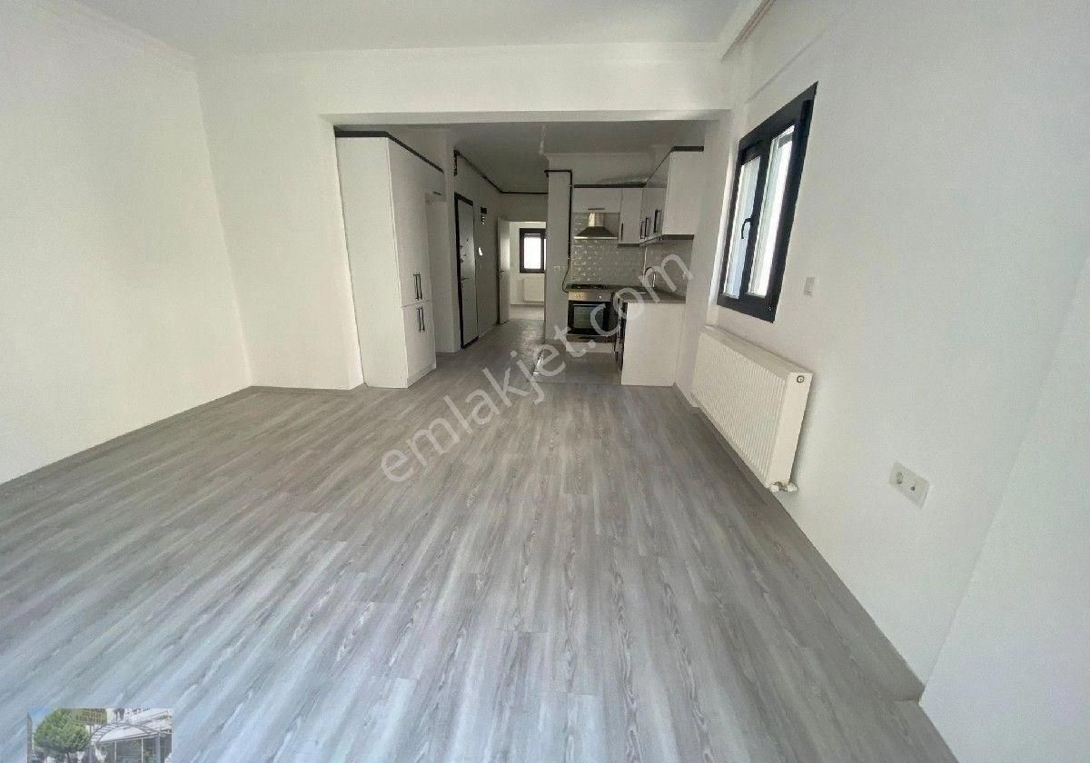 Karşıyaka Bostanlı Kiralık Daire Bostanlı Merkezde Sahile Çok Yakın Otoparklı