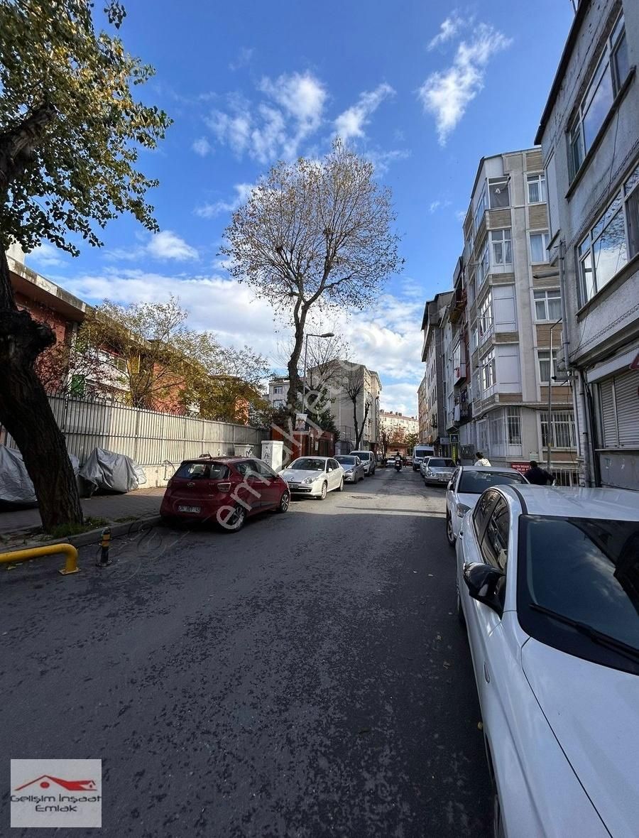 Fatih Seyyid Ömer Kiralık Daire Gelişim Emlak`tan Alyanak Sokak`ta,çift Cephe, 2. Kat, 1+1, 55m²