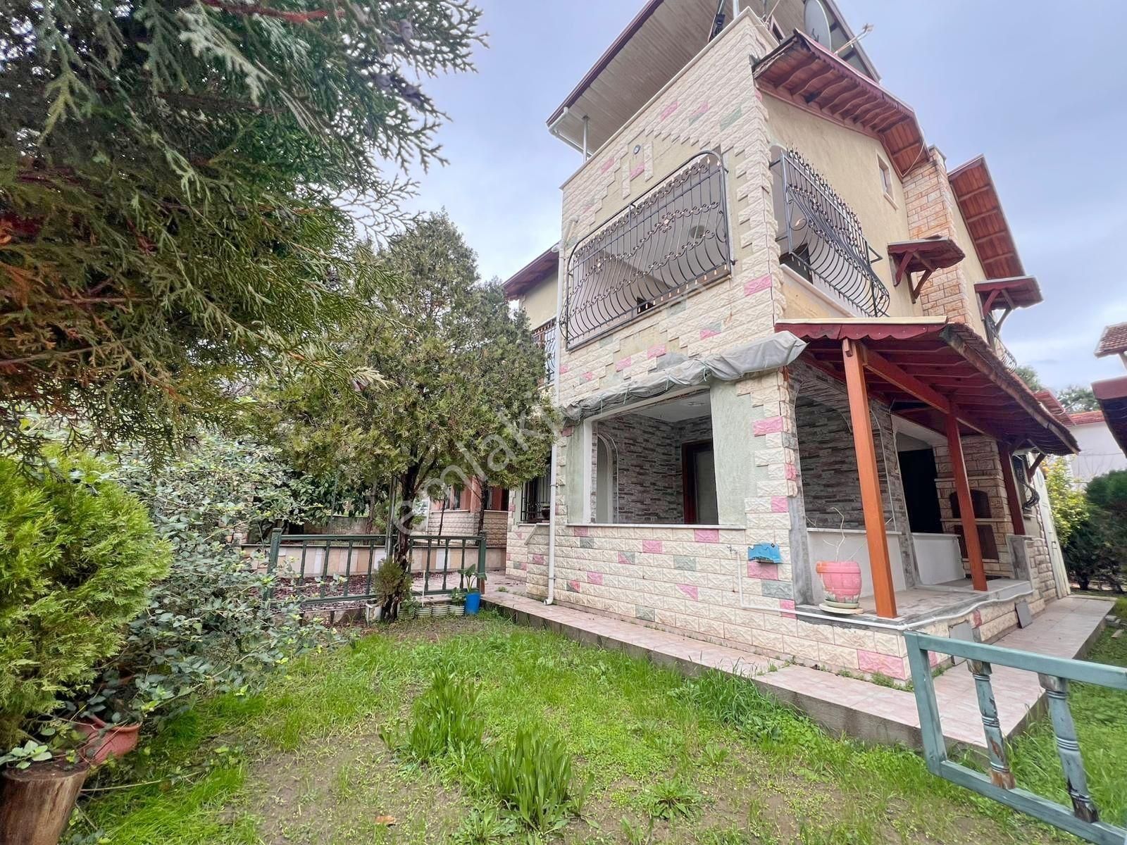 Edremit Altınoluk Satılık Villa Altınoluk Satılık Villa / Denize 25 Metre / Deniz Manzaralı